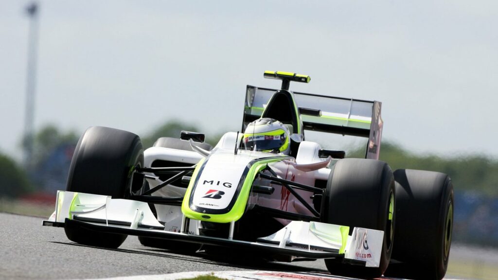 Séquence émotion à Silverstone où Jenson Button va retrouver sa Brawn GP 001