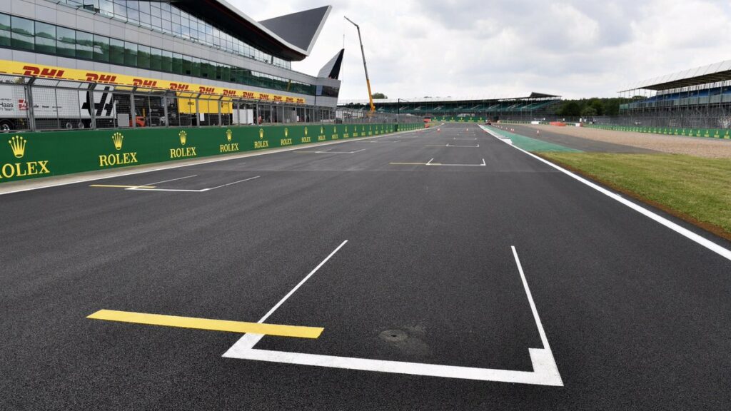 Le nouvel asphalte de Silverstone aura une grande influence sur les réglages