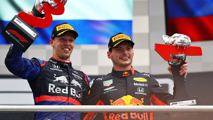 F1 - Christian Horner félicite Max Verstappen et Daniil Kvyat