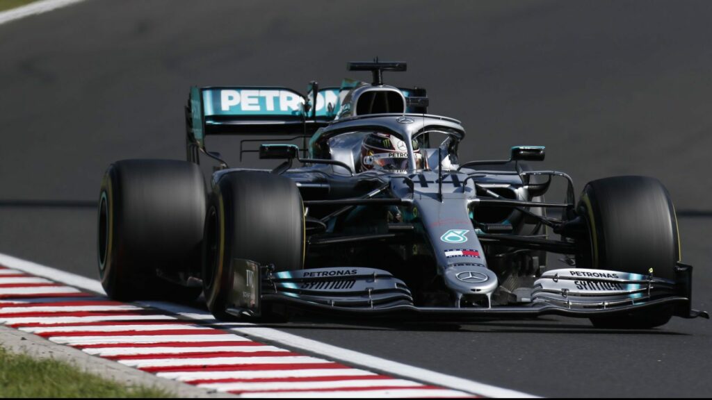Hamilton s’impose à Budapest