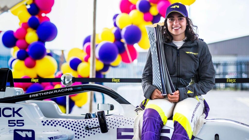 La prochaine femme en F1 doit pouvoir affronter Hamilton ou Verstappen selon Coulthard