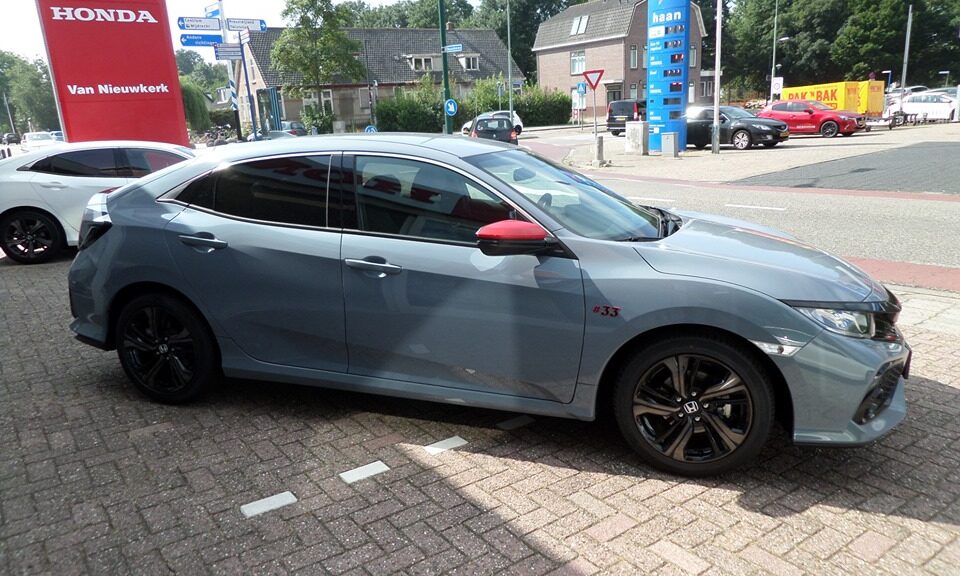 Honda lance une #33 Limited Edition de sa Civic en hommage à Verstappen
