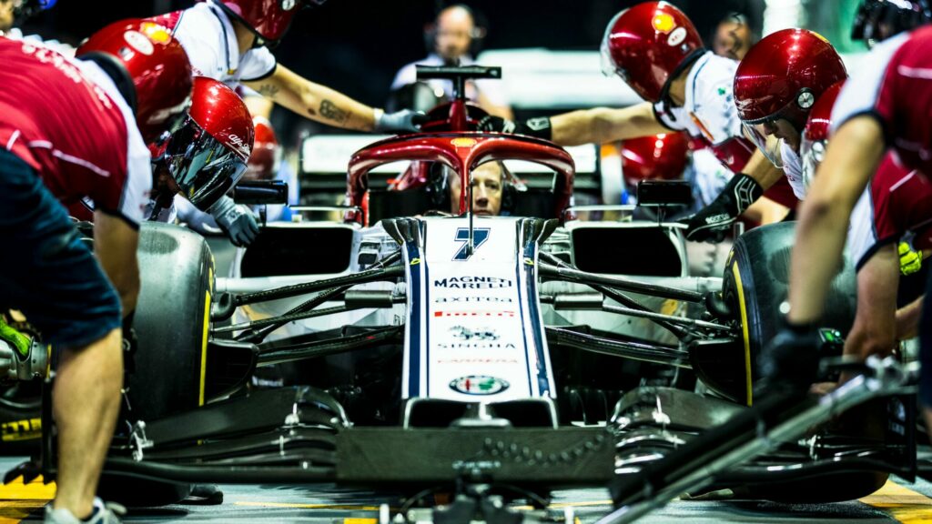 Kimi Raikkonen et Daniil Kvyat recoivent une boîte de vitesses neuve à Singapour