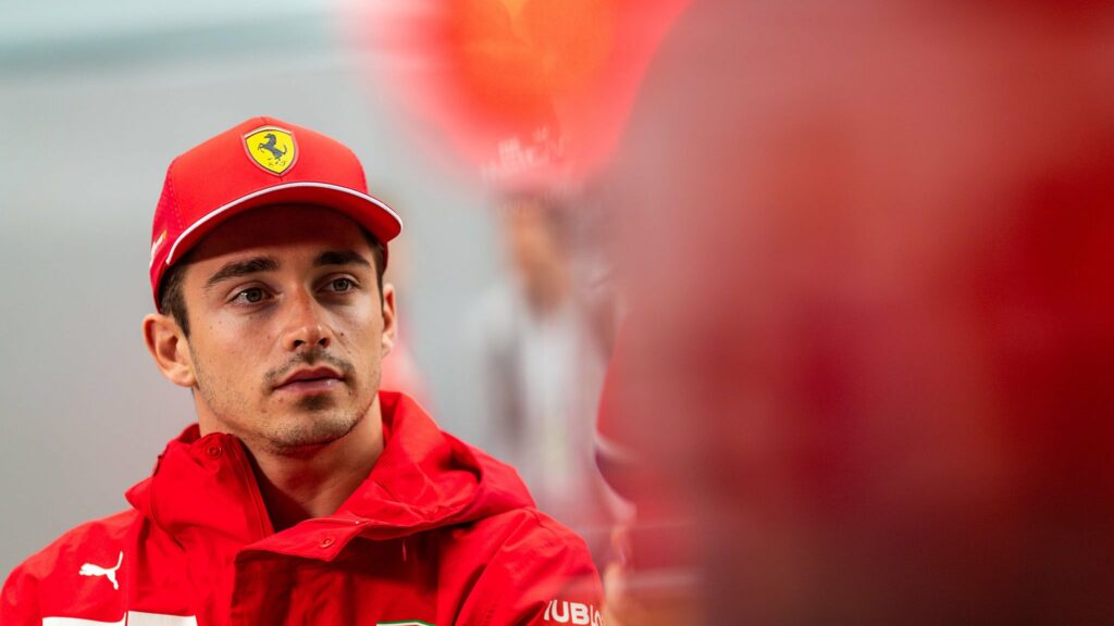Charles Leclerc admet une réaction exagérée à la radio à Singapour