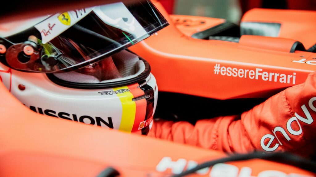 Sebastian Vettel lance un débat sur la hauteur des cockpits en F1