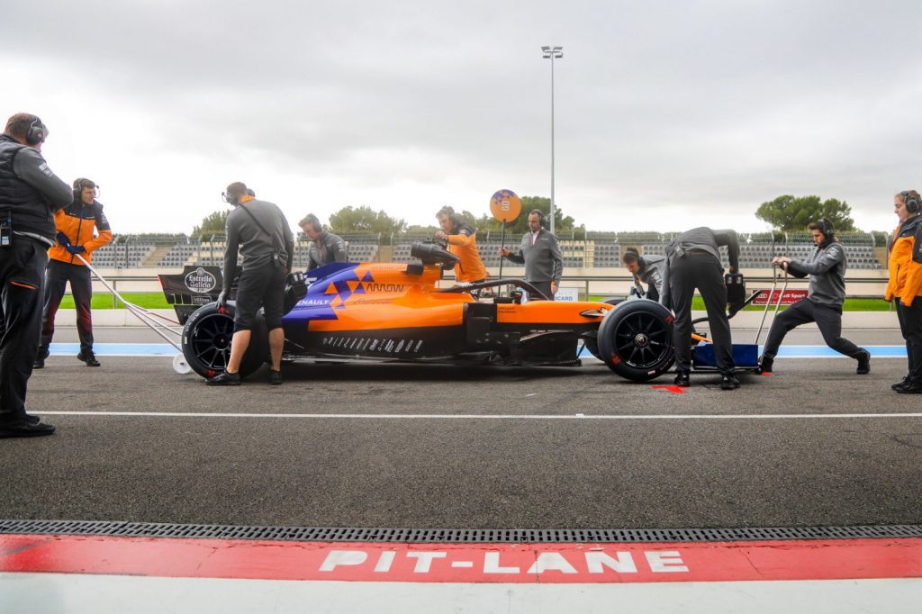 pneus 18 pouces pirelli mclaren