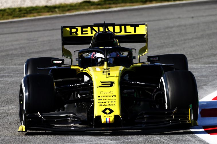 Daniel Ricciardo lors des essais hivernaux en F1 au volant de sa Renault