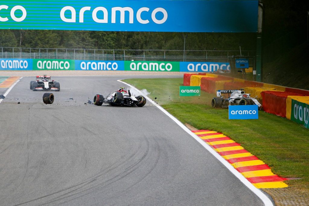 crash-giovinazzi-spa-f1