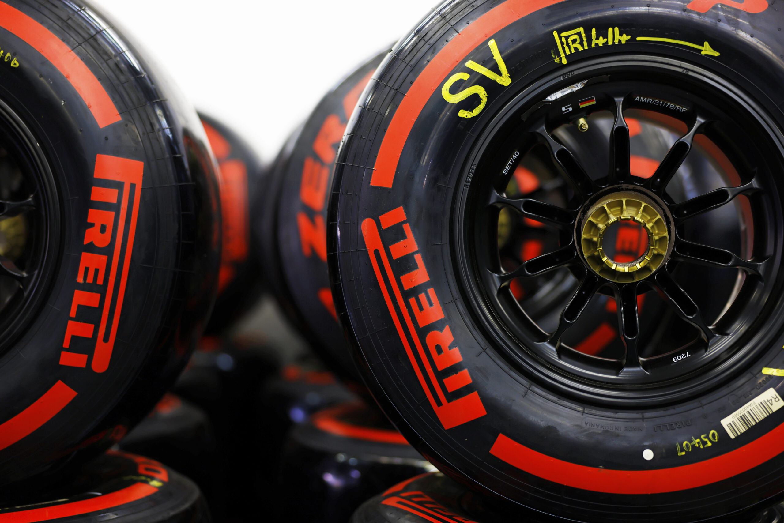 F1 - Un minimum de tours à réaliser avec les pneus de développement ce vendredi