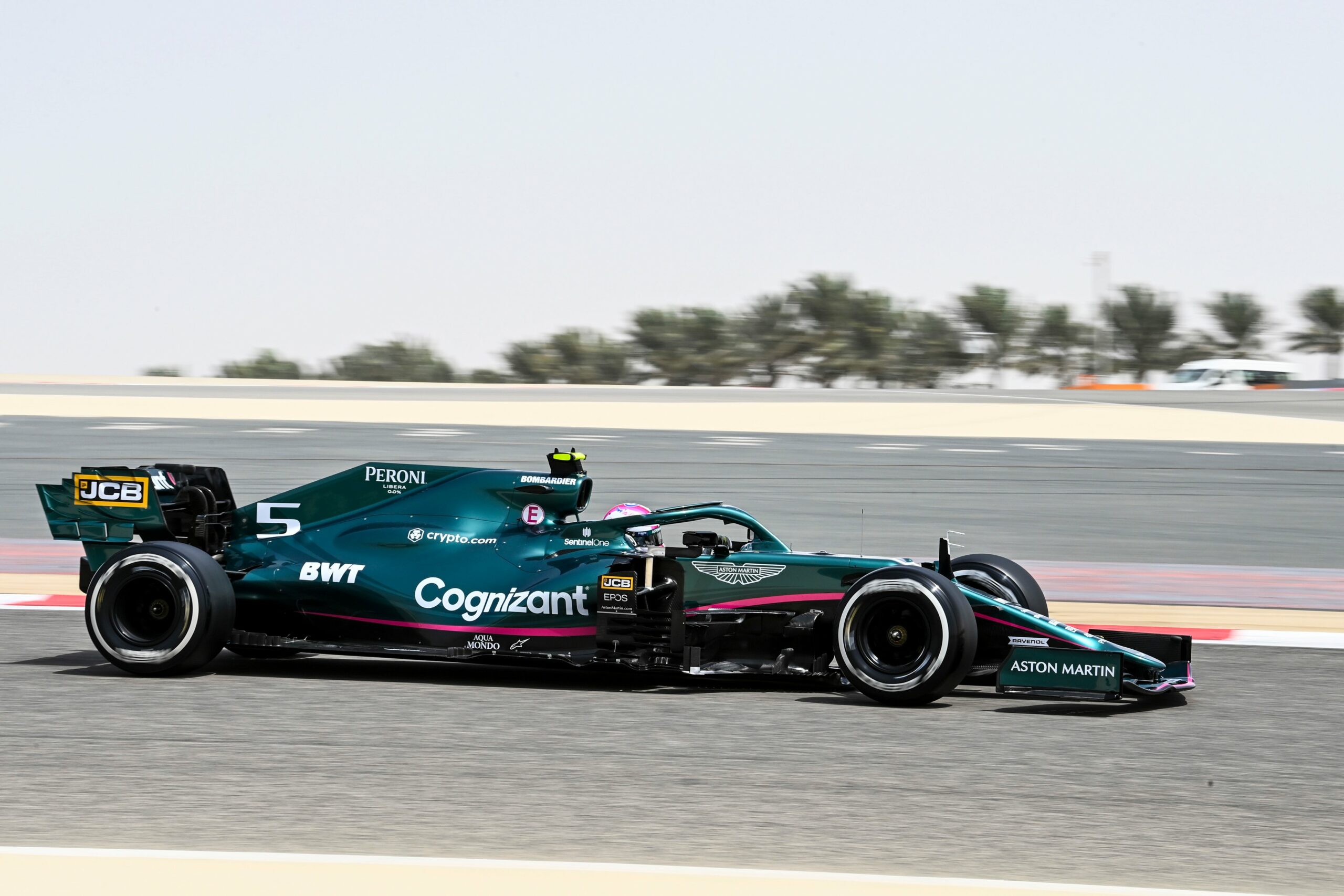 F1 - Vettel a pris du plaisir au volant de l'Aston Martin ce vendredi à Bahreïn