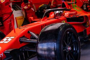 Les pilotes Ferrari en piste à Bahreïn ce mardi pour aider Pirelli
