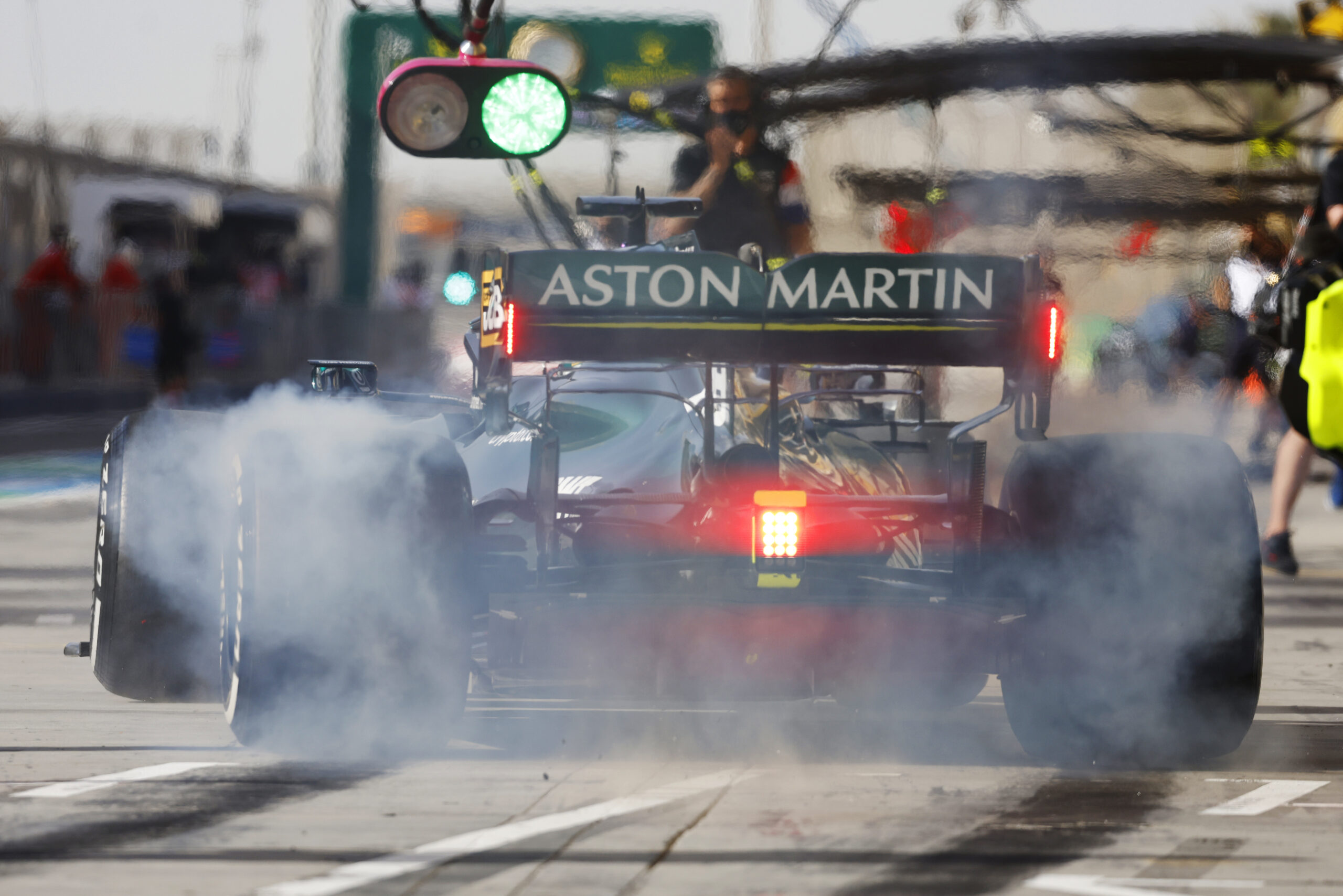F1 - Aston Martin surveille de près la façon dont Mercedes va surmonter ses problèmes