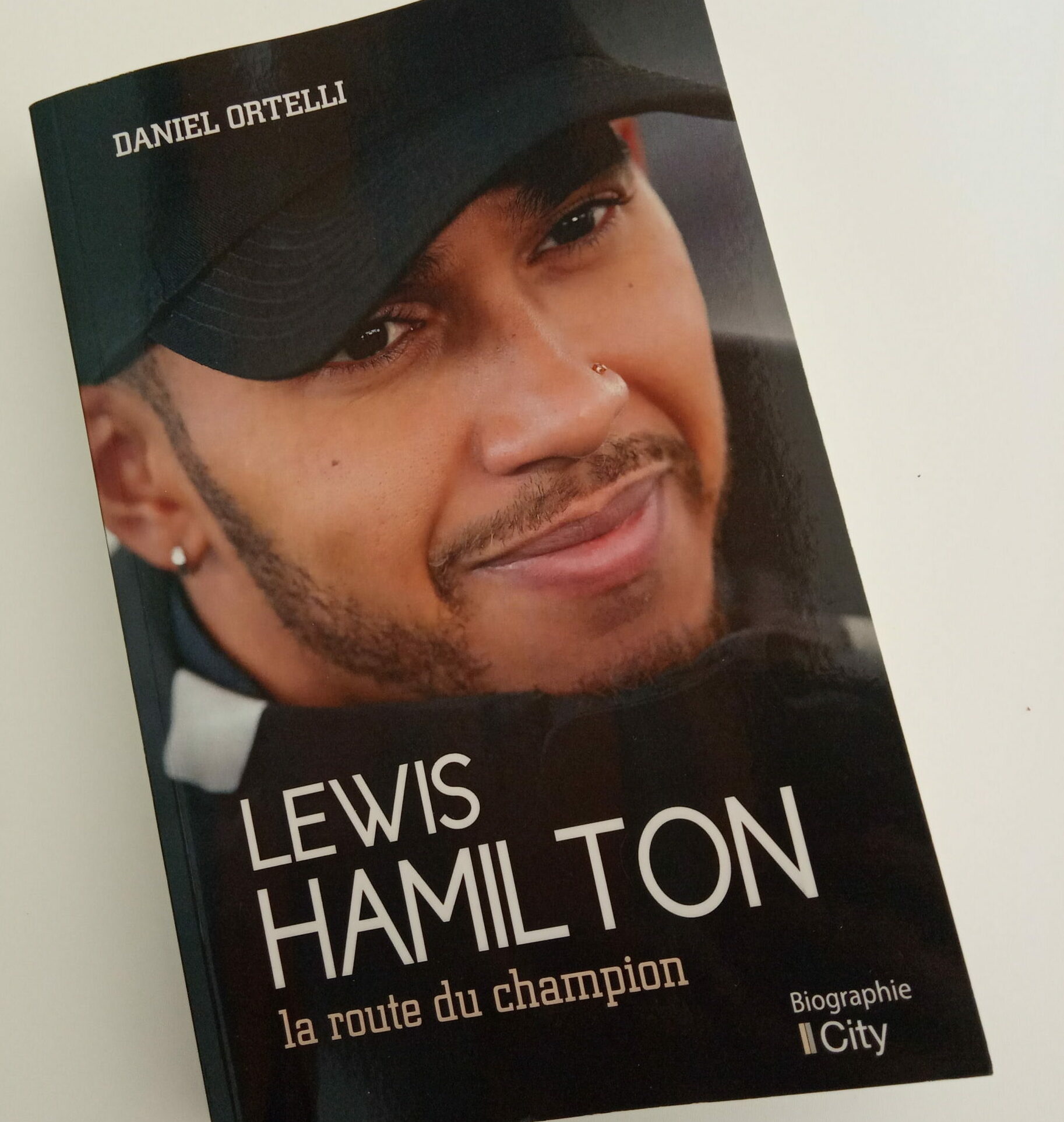 F1 - "Lewis Hamilton, la route du champion" de Daniel Ortelli