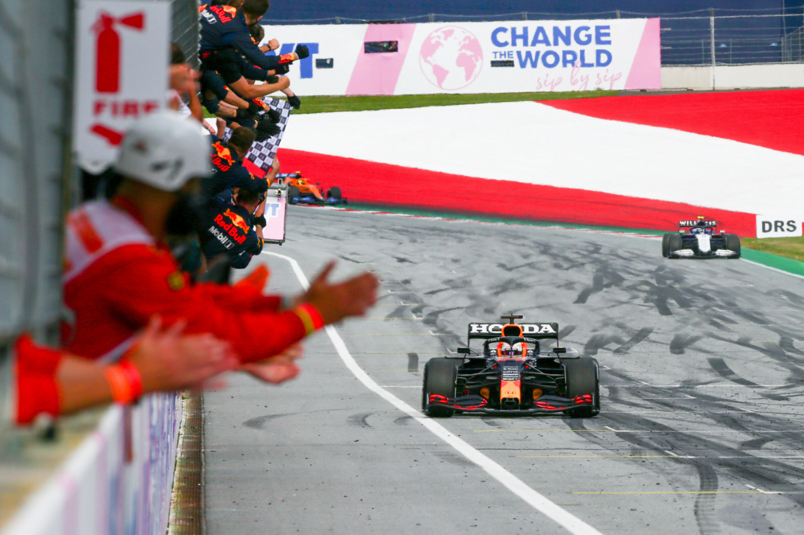 F1 - La FIA pas très fan du burn de Verstappen à l'arrivée du GP de Styrie