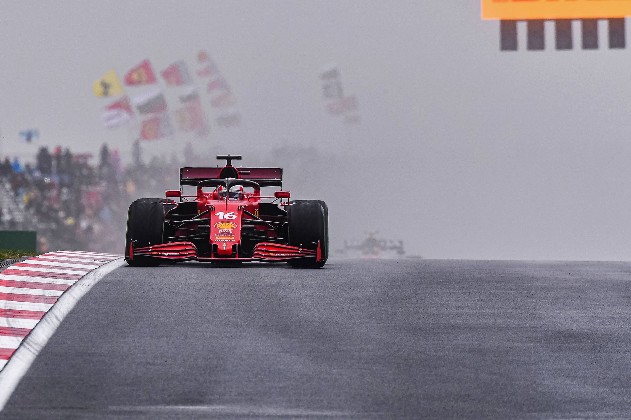 F1 - Après être passé proche de la victoire, Leclerc n'a aucun regret