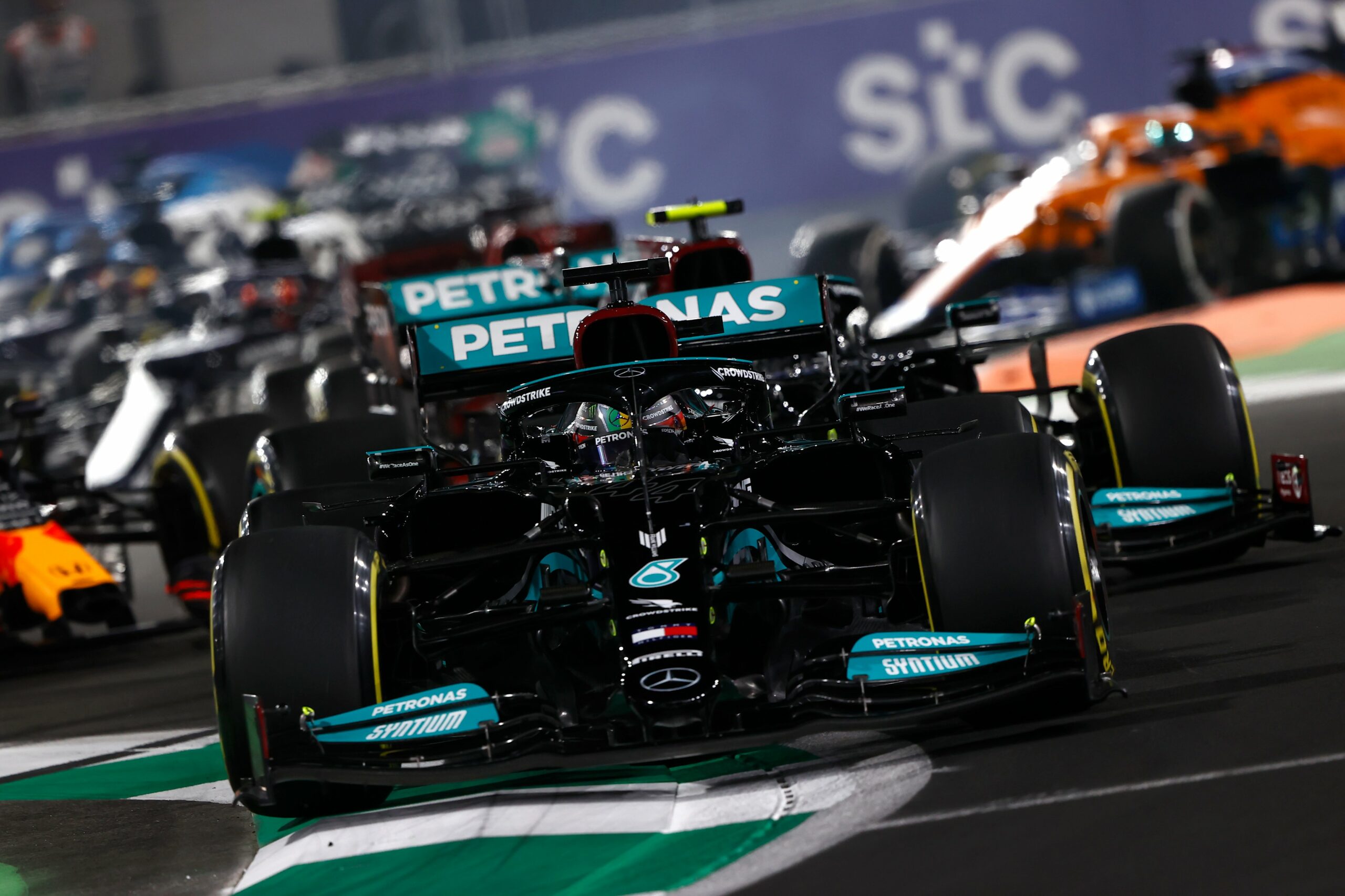 F1 - Hamilton s'impose au milieu du chaos en Arabie Saoudite