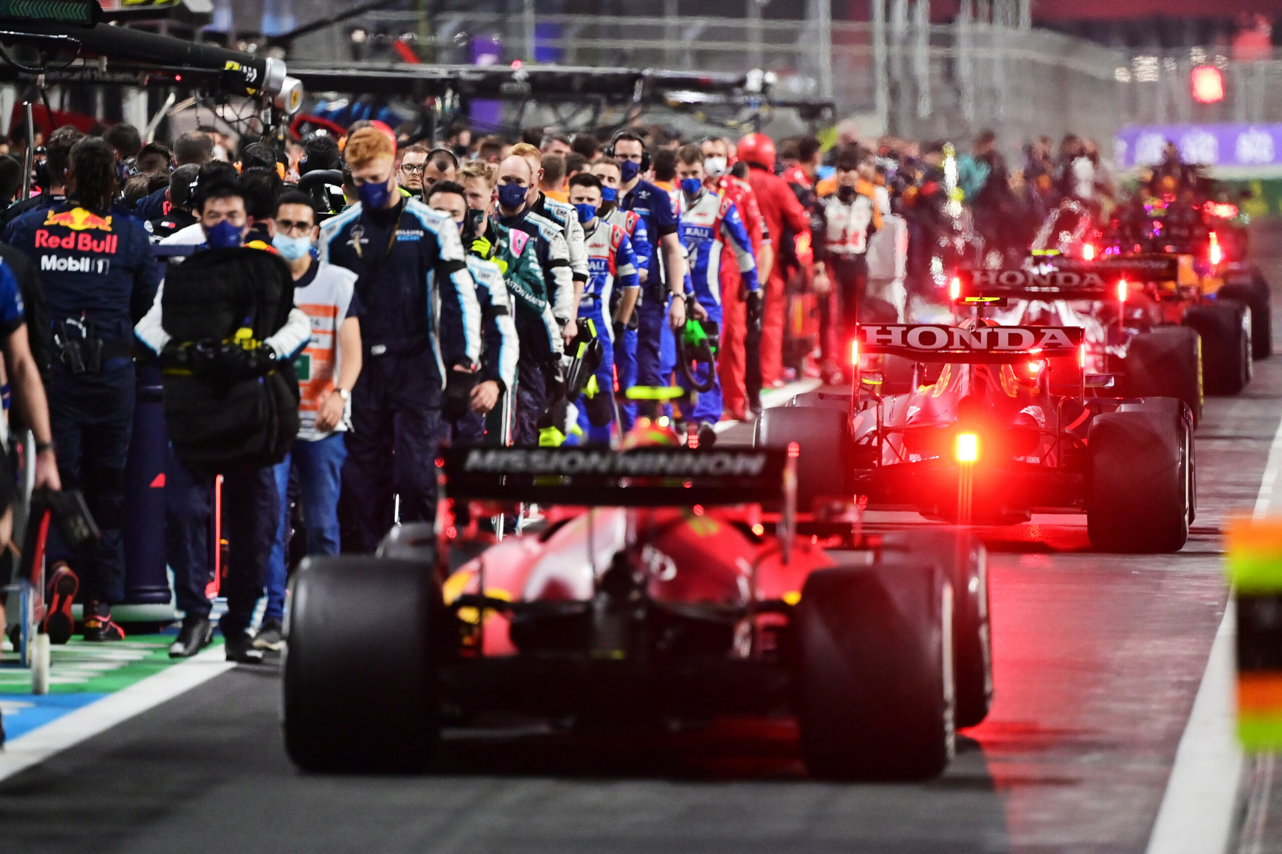 F1 - La FIA revient sur son "offre" faite à Red Bull en pleine course