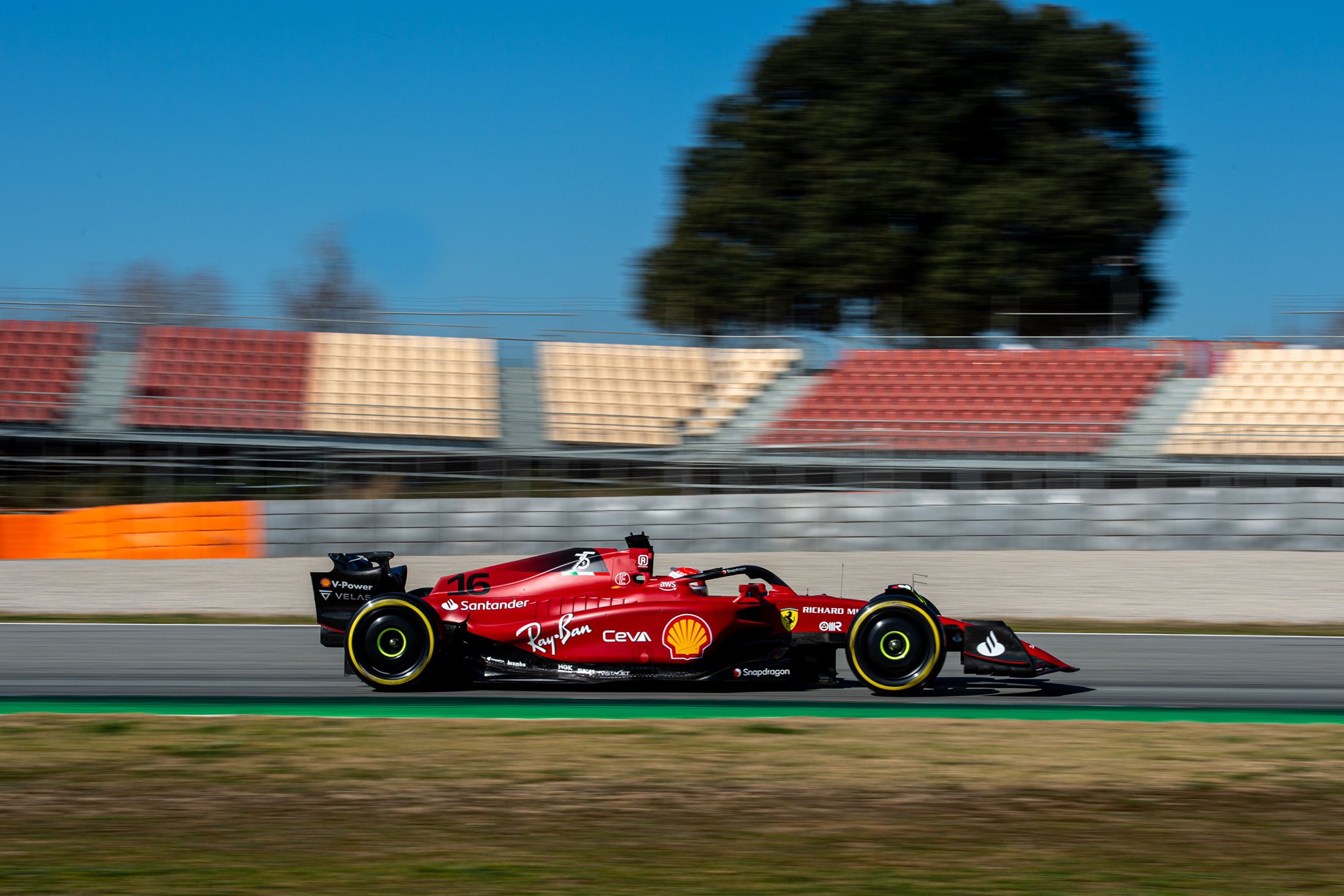 F1 - Barcelone - J2 : Leclerc le plus rapide, Red Bull en difficulté