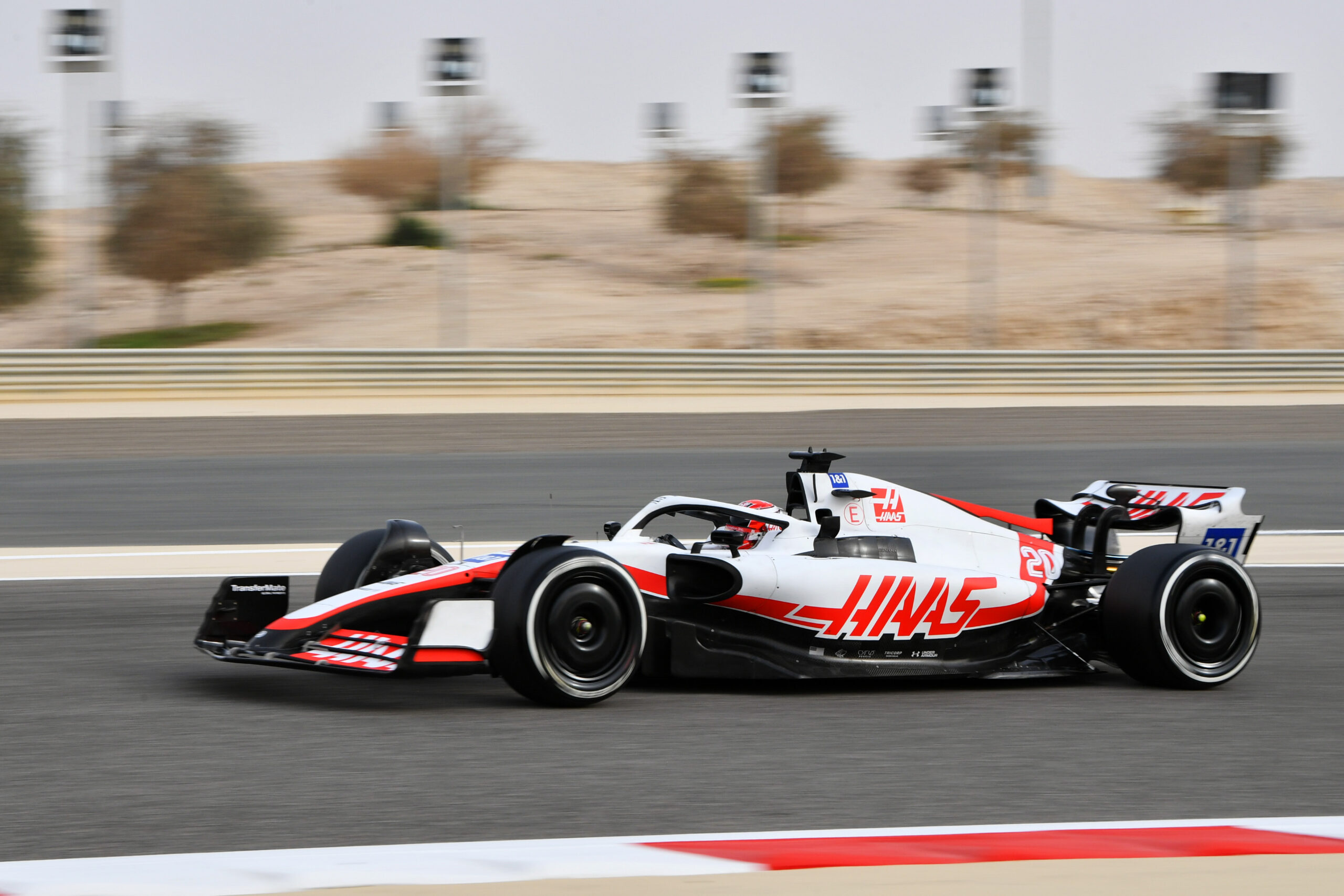 F1 - Bahreïn - J2 : Kevin Magnussen le plus rapide