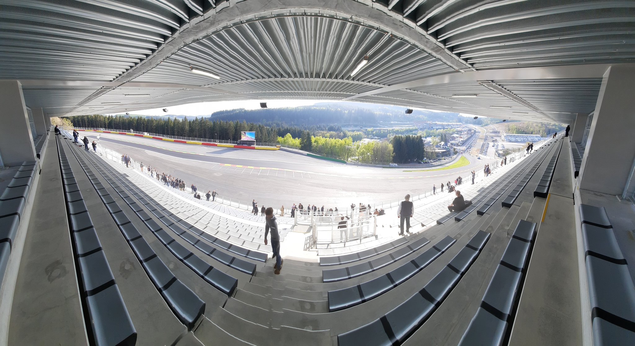 F1 - Spa-Francorchamps inaugure sa nouvelle tribune au Raidillon