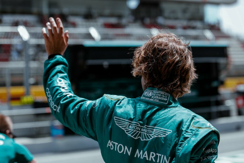 vettel-vol-aston-martin-barcelone