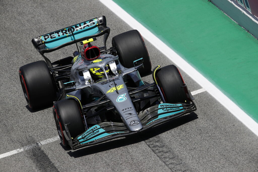 mercedes-f1-w13-barcelone