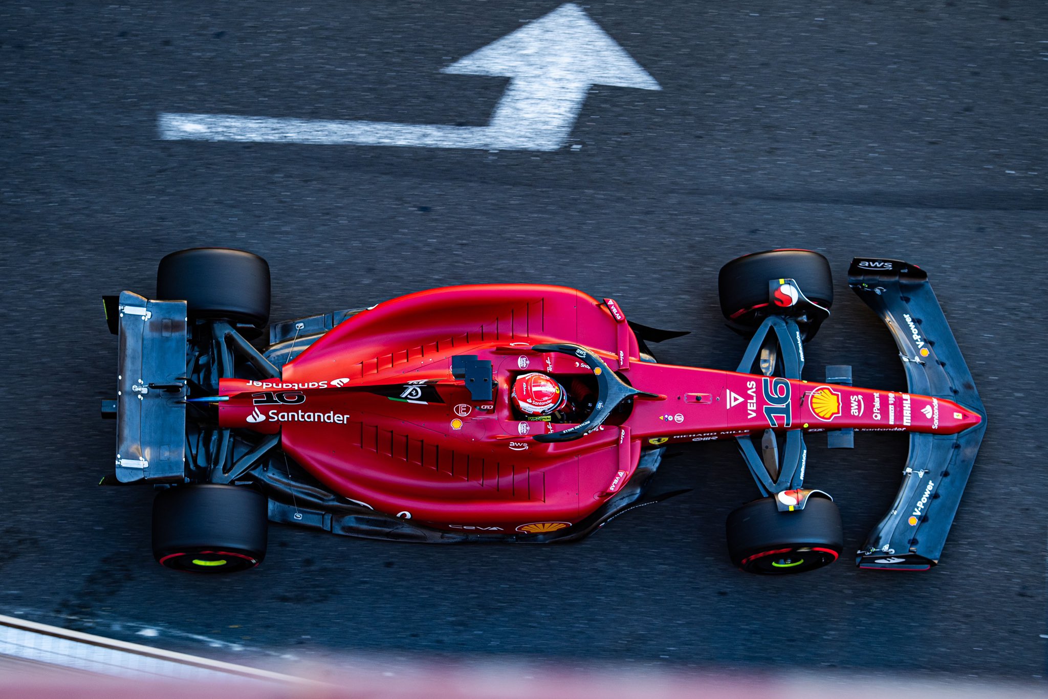 F1 - Charles Leclerc en pole position sur la grille de départ à Bakou