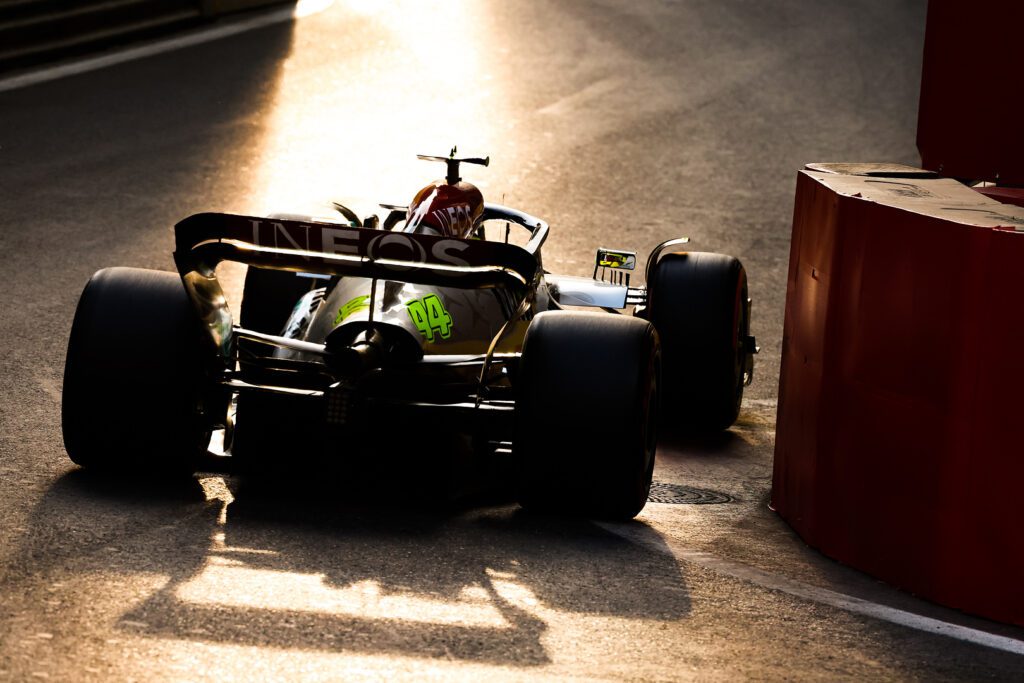 mercedes-lewis-hamilton-f1-bakou