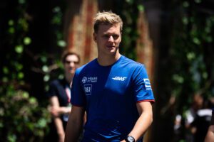 La présence de Mick Schumacher à Miami alimente les rumeurs sur son retour en F1