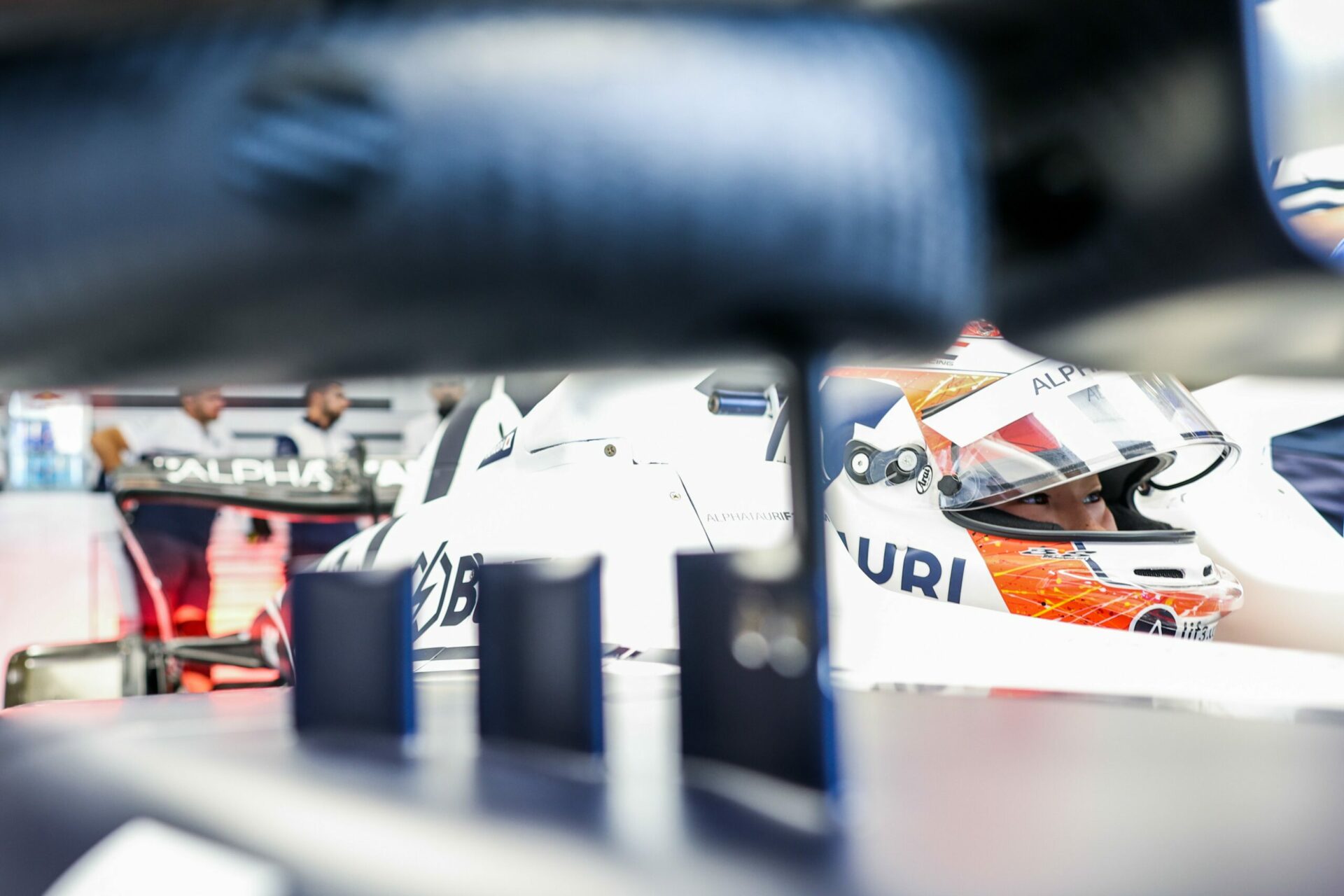 F1 - Départ depuis la voie des stands pour Tsunoda en Belgique