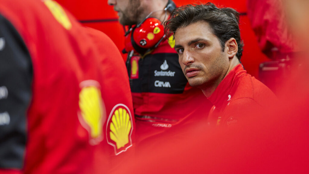 Carlos Sainz en manque de confiance ce dimanche dans les rues de Singapour