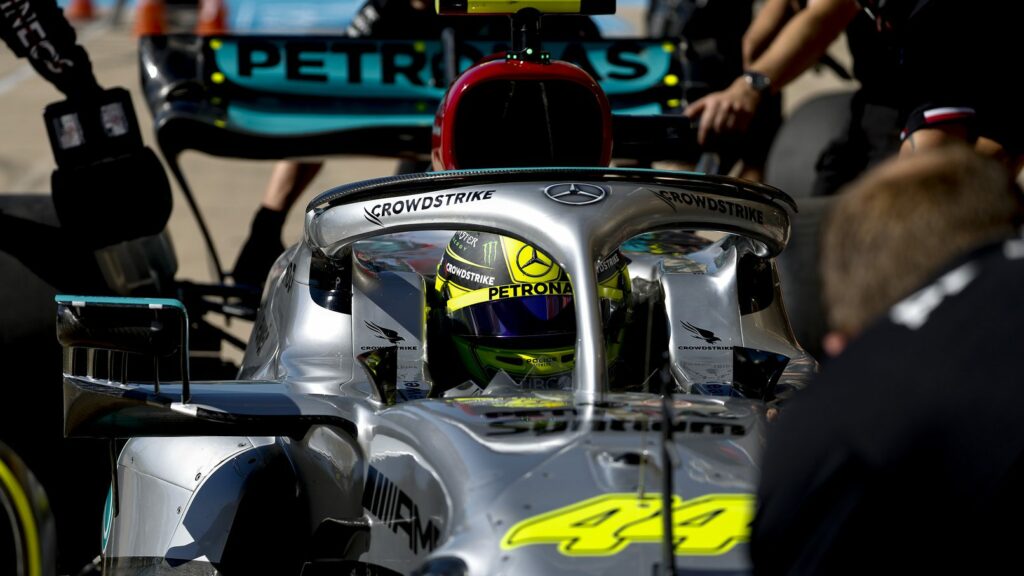 Hamilton reconnaissant envers Mercedes pour les nouvelles pièces sur la W13