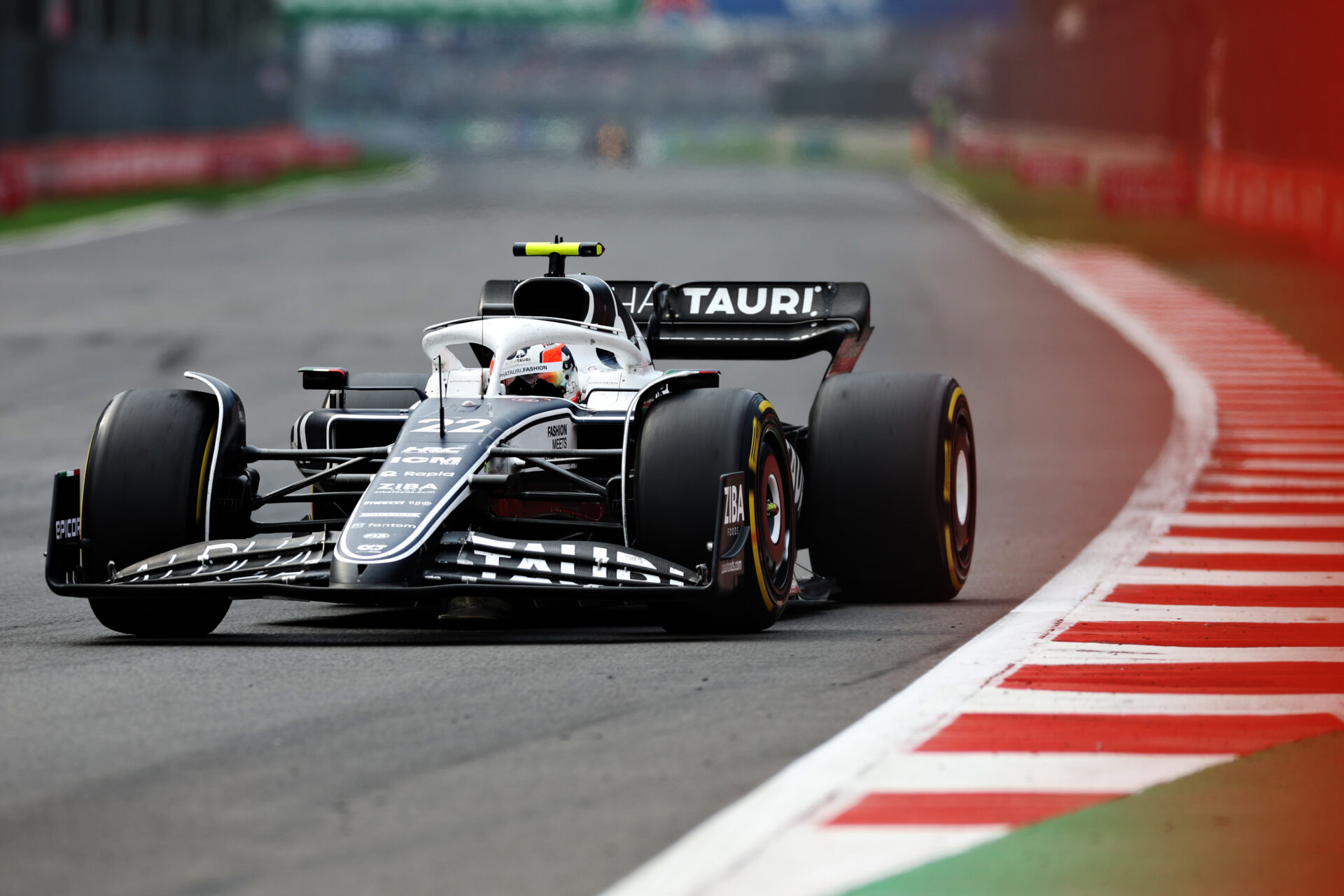 F1 - Yuki Tsunoda regrette une erreur "stupide" de Ricciardo