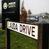 F1 - Mercedes rebaptise la route de son usine "Lauda Drive"