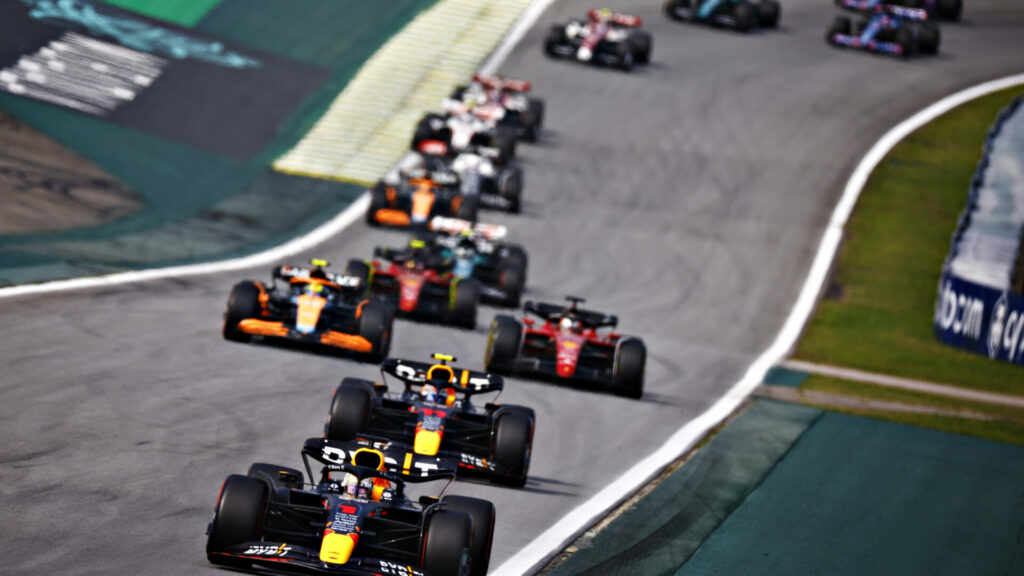 Max Verstappen a refusé de laisser passer son coéquipier Sergio Perez