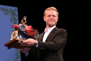 Magnussen reçoit le trophée Lorenzo Bandini