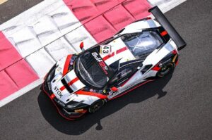 Kevin Magnussen et son père terminent dans le top 10 aux 12 Heures du Golfe