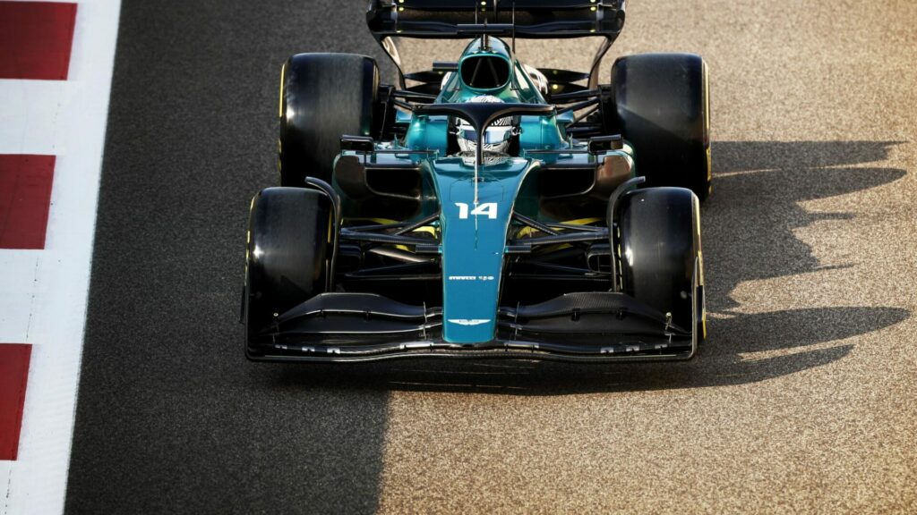 Alonso poussera Aston Martin dans « tous les domaines » en 2023