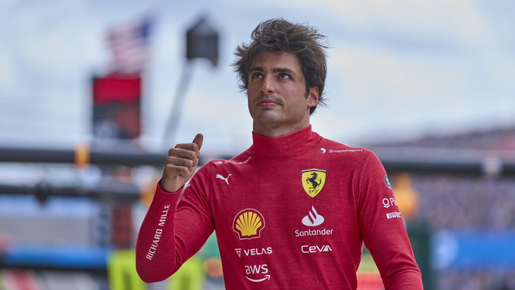 Carlos Sainz reçoit (enfin) sa première Ferrari !