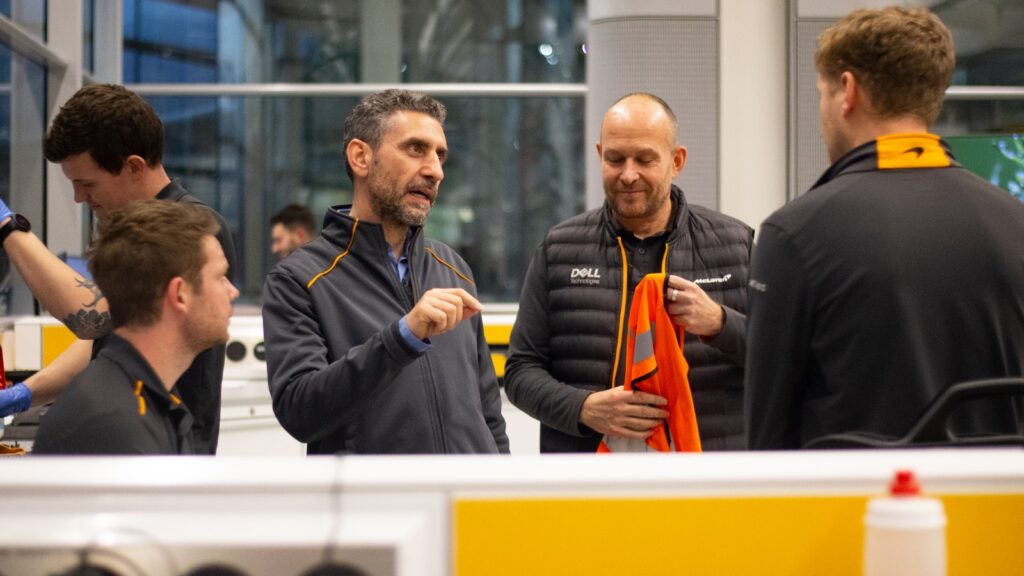 Vidéo : McLaren démarre sa MCL37