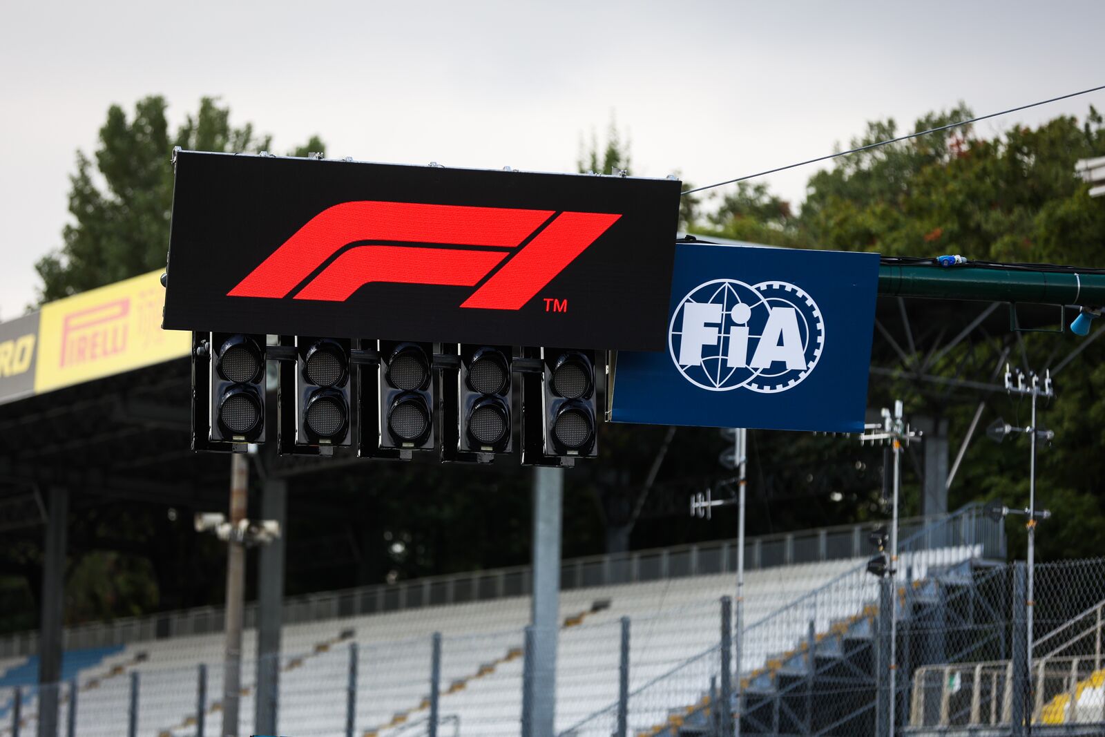 Logos de la F1 et de la FIA