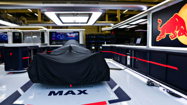La Red Bull de Max Verstappen dans le garage