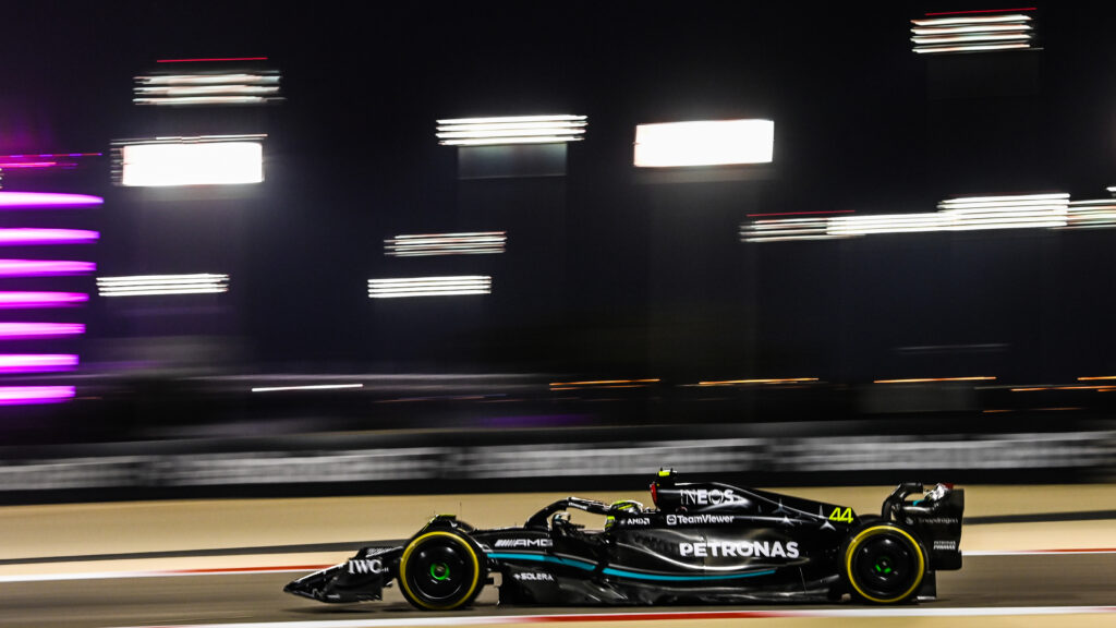 Pas de rebond sur la Mercedes W14 d’Hamilton et Russell
