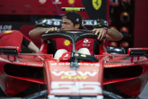Sainz pense être au « meilleur endroit » chez Ferrari pour devenir champion