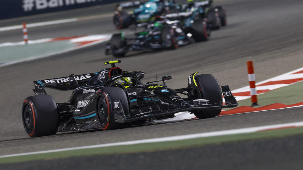 Hamilton pointe la faiblesse de sa Mercedes
