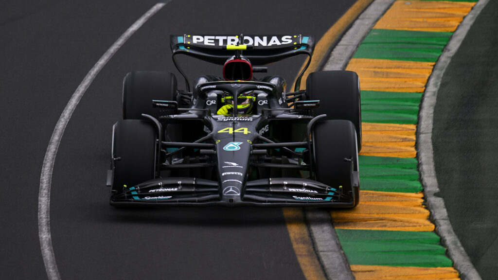 Hamilton voit Mercedes autour de la P5 à Melbourne