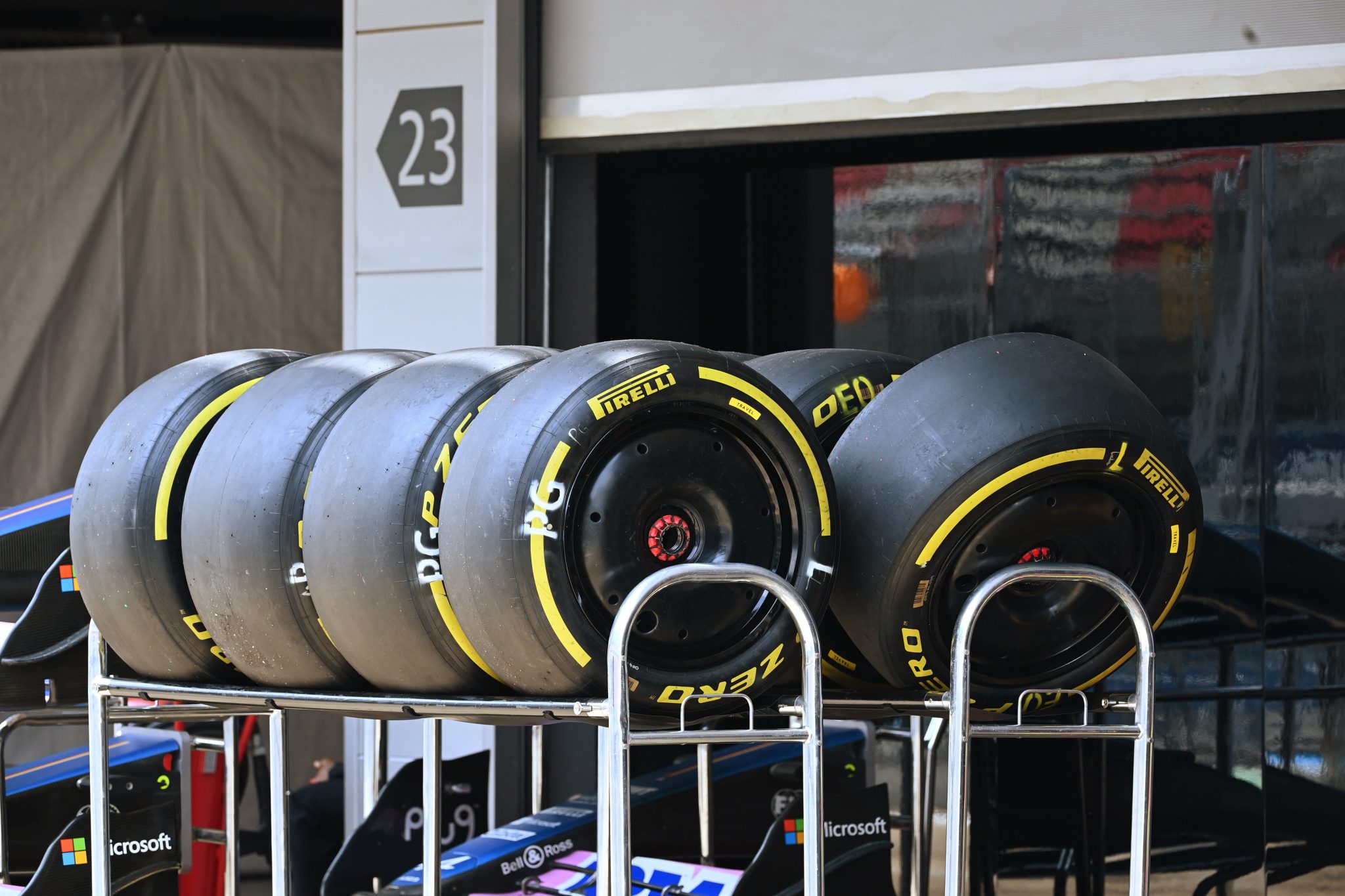 Les pneus renforcés de Pirelli font leurs débuts à Silverstone