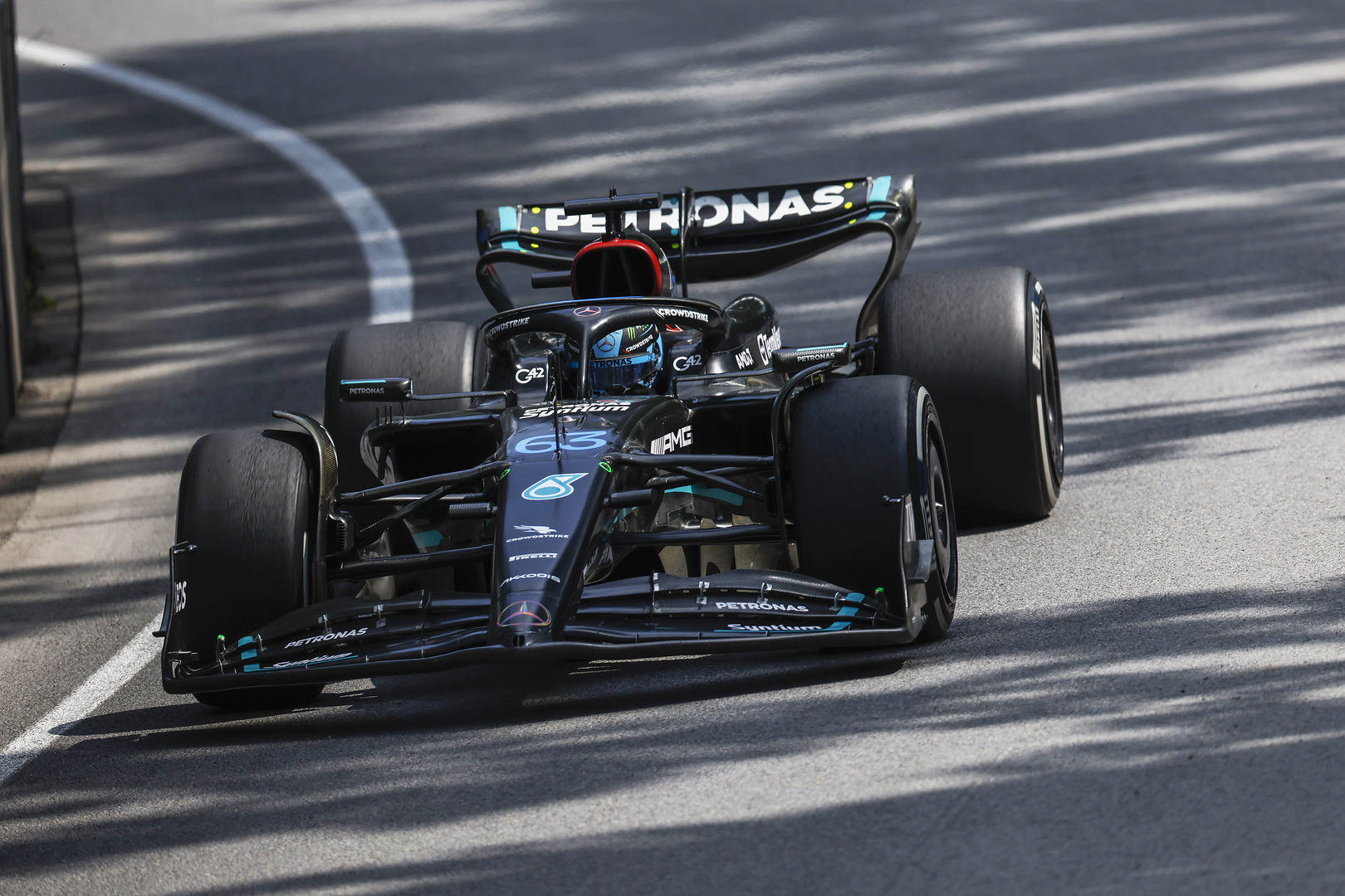 F1 - Loin du top niveau, Mercedes poursuit son développement