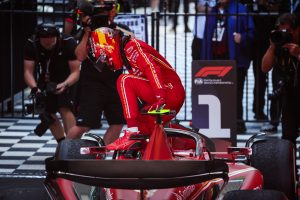 Sainz vise plus de podiums et de victoires avec Ferrari