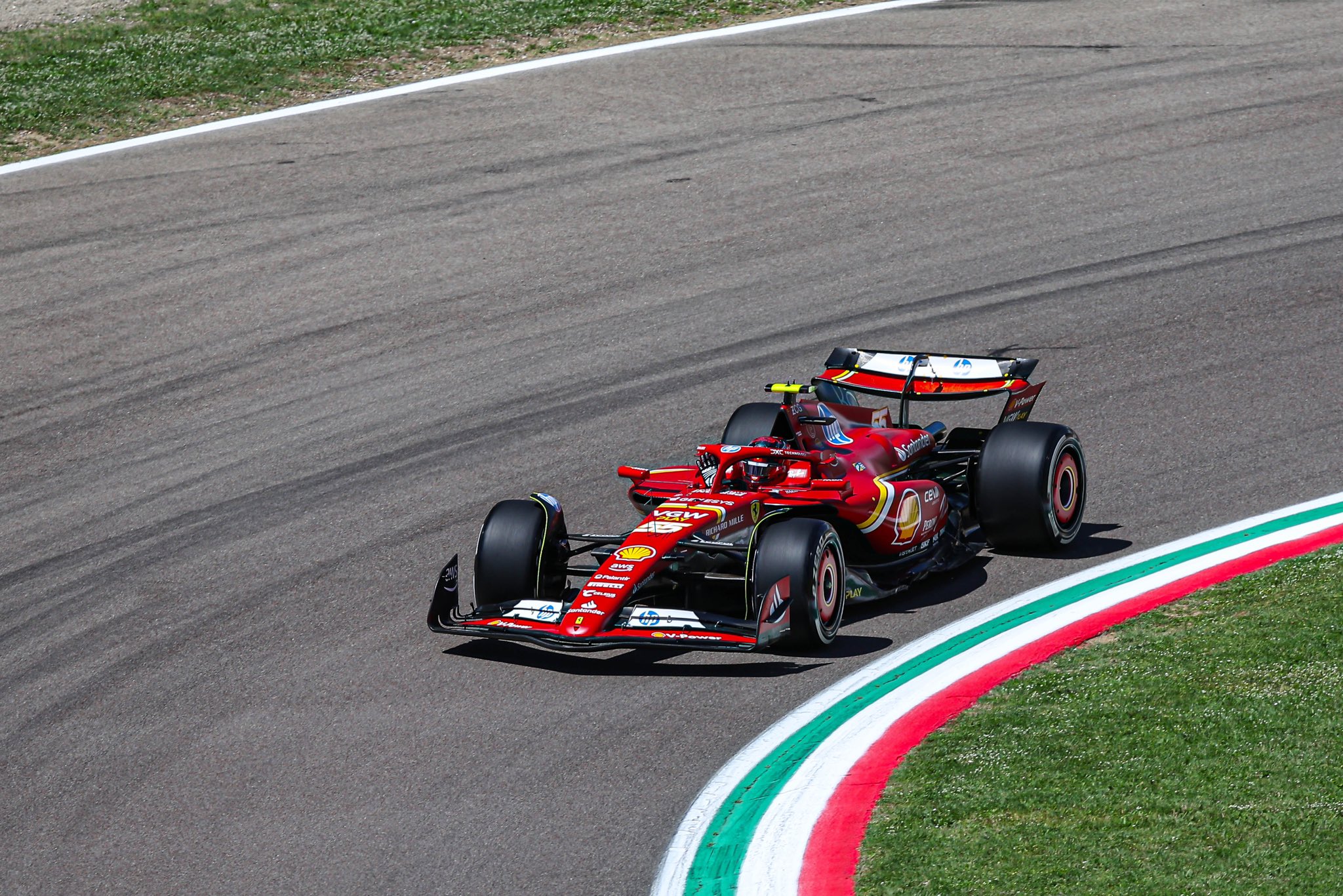 EL1: Ferrari i Mercedes na górze, Red Bull z tyłu